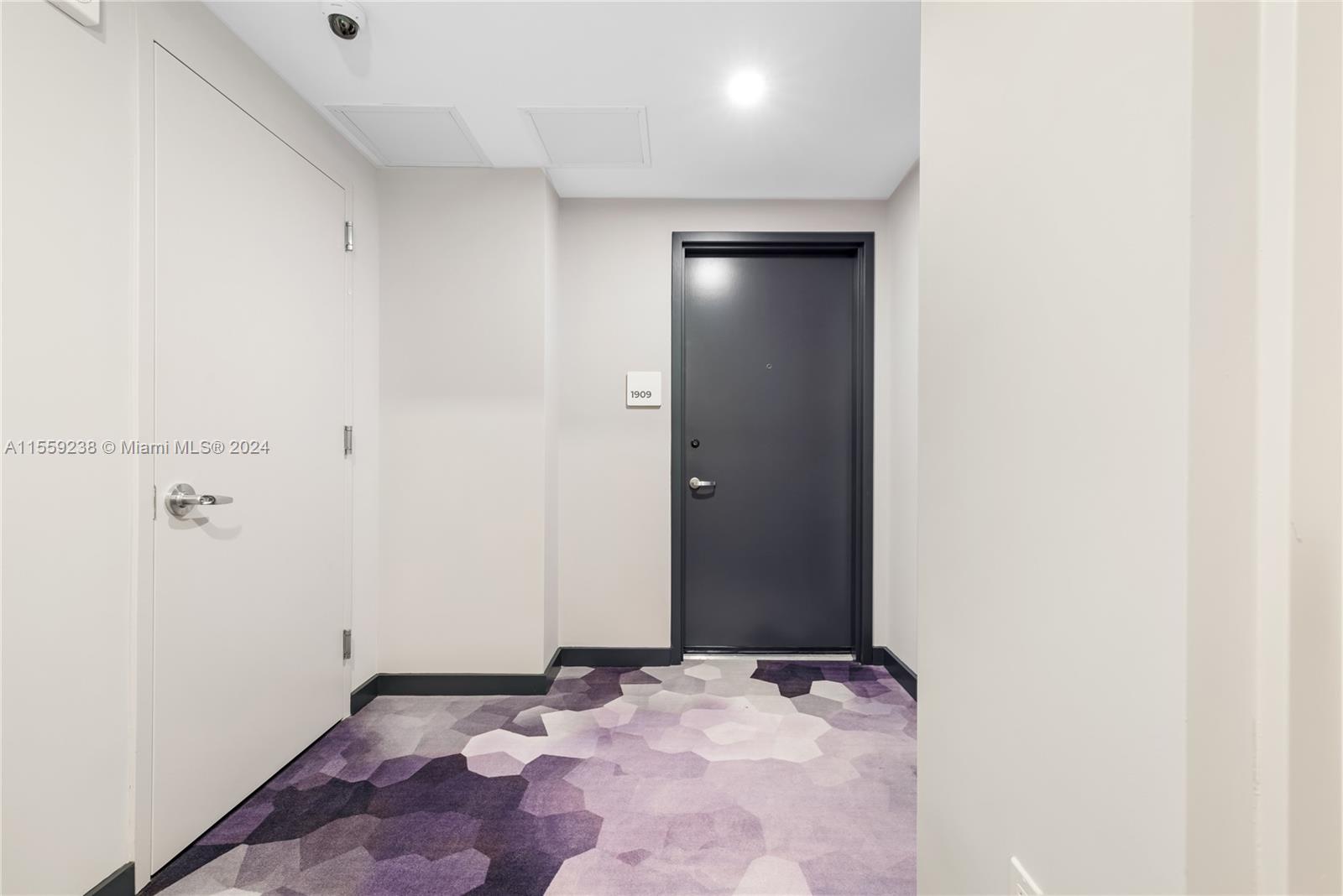 227 NE 2nd St 1909, Miami, Florida 33132, 1 Bedroom Bedrooms, ,1 BathroomBathrooms,Residentiallease,For Rent,227 NE 2nd St 1909,A11559238