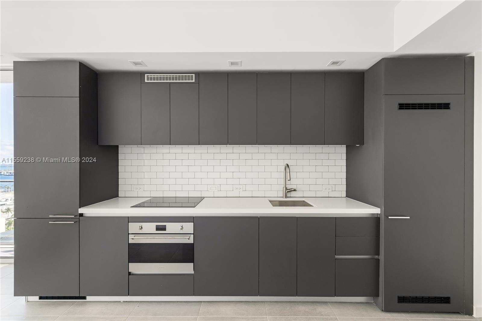 227 NE 2nd St 1909, Miami, Florida 33132, 1 Bedroom Bedrooms, ,1 BathroomBathrooms,Residentiallease,For Rent,227 NE 2nd St 1909,A11559238