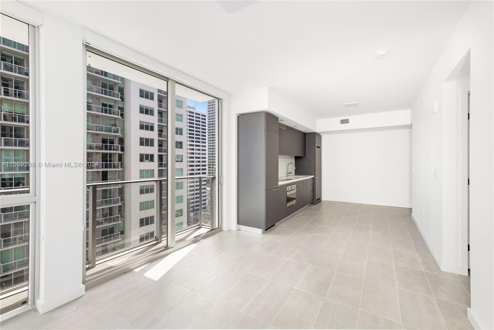 227 NE 2nd St 1909, Miami, Florida 33132, 1 Bedroom Bedrooms, ,1 BathroomBathrooms,Residentiallease,For Rent,227 NE 2nd St 1909,A11559238