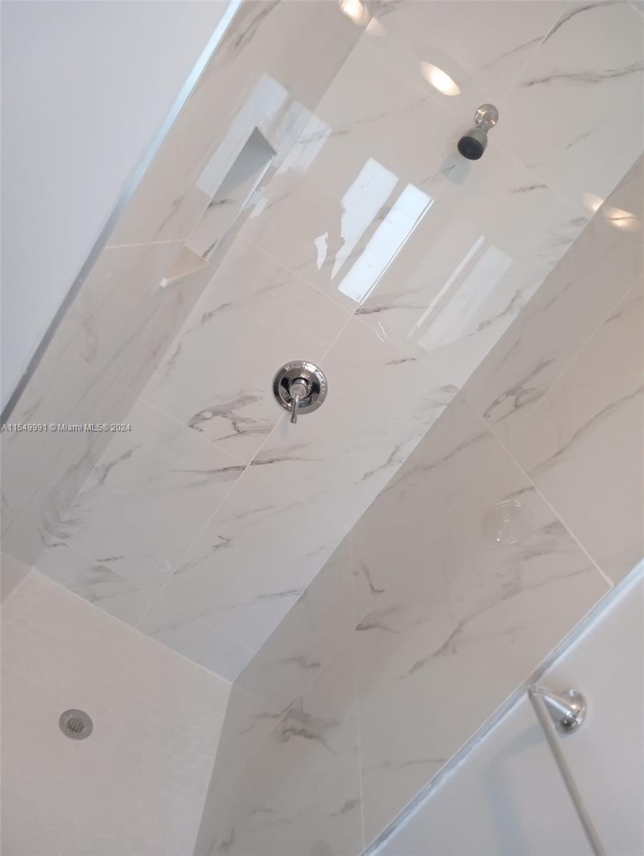 709 NE 4th Ct 3, Hallandale Beach, Florida 33009, 1 Bedroom Bedrooms, ,1 BathroomBathrooms,Residentiallease,For Rent,709 NE 4th Ct 3,A11549991