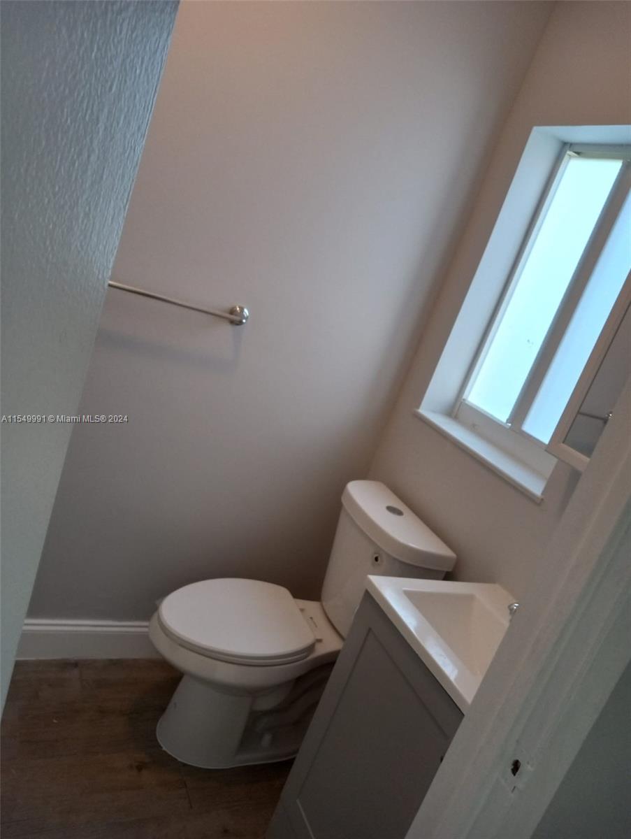 709 NE 4th Ct 3, Hallandale Beach, Florida 33009, 1 Bedroom Bedrooms, ,1 BathroomBathrooms,Residentiallease,For Rent,709 NE 4th Ct 3,A11549991