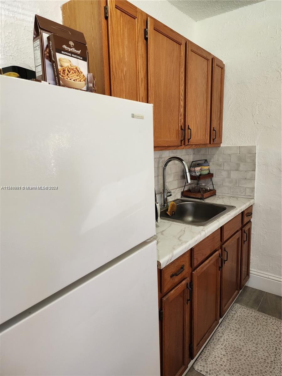 709 NE 4th Ct 3, Hallandale Beach, Florida 33009, 1 Bedroom Bedrooms, ,1 BathroomBathrooms,Residentiallease,For Rent,709 NE 4th Ct 3,A11549991