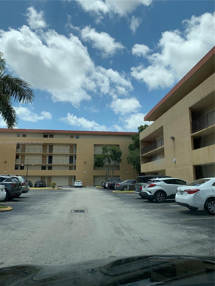 8893 Fontainebleau Blvd 204, Miami, Florida 33172, 2 Bedrooms Bedrooms, ,2 BathroomsBathrooms,Residential,For Sale,8893 Fontainebleau Blvd 204,A11557668