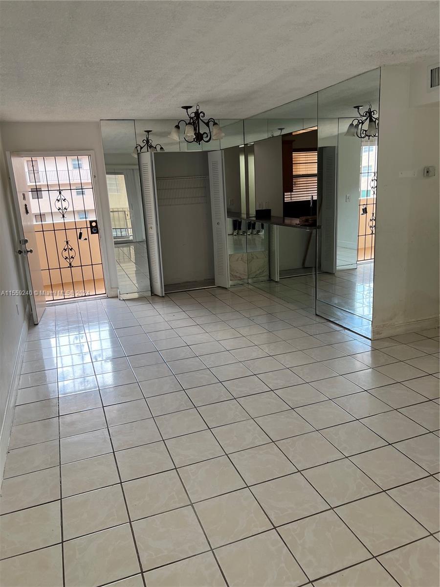 8893 Fontainebleau Blvd 204, Miami, Florida 33172, 2 Bedrooms Bedrooms, ,2 BathroomsBathrooms,Residentiallease,For Rent,8893 Fontainebleau Blvd 204,A11559240