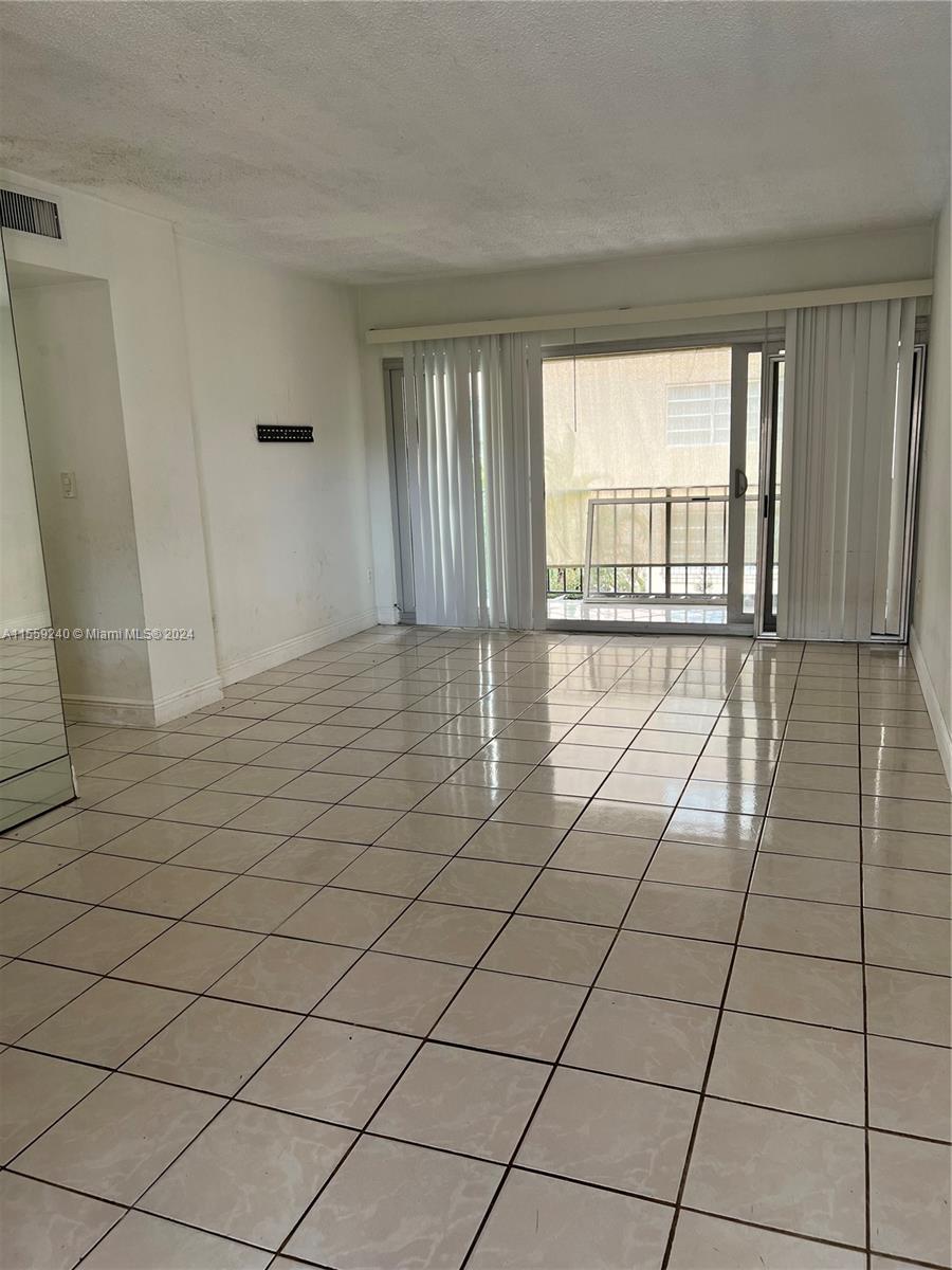 8893 Fontainebleau Blvd 204, Miami, Florida 33172, 2 Bedrooms Bedrooms, ,2 BathroomsBathrooms,Residentiallease,For Rent,8893 Fontainebleau Blvd 204,A11559240