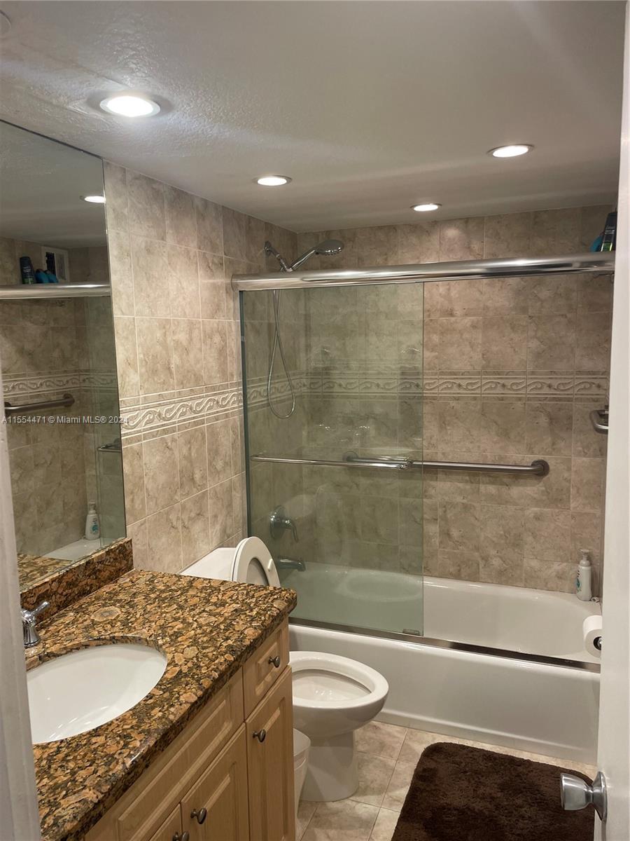 5005 Collins Ave 616, Miami Beach, Florida 33140, 1 Bedroom Bedrooms, ,1 BathroomBathrooms,Residential,For Sale,5005 Collins Ave 616,A11554471