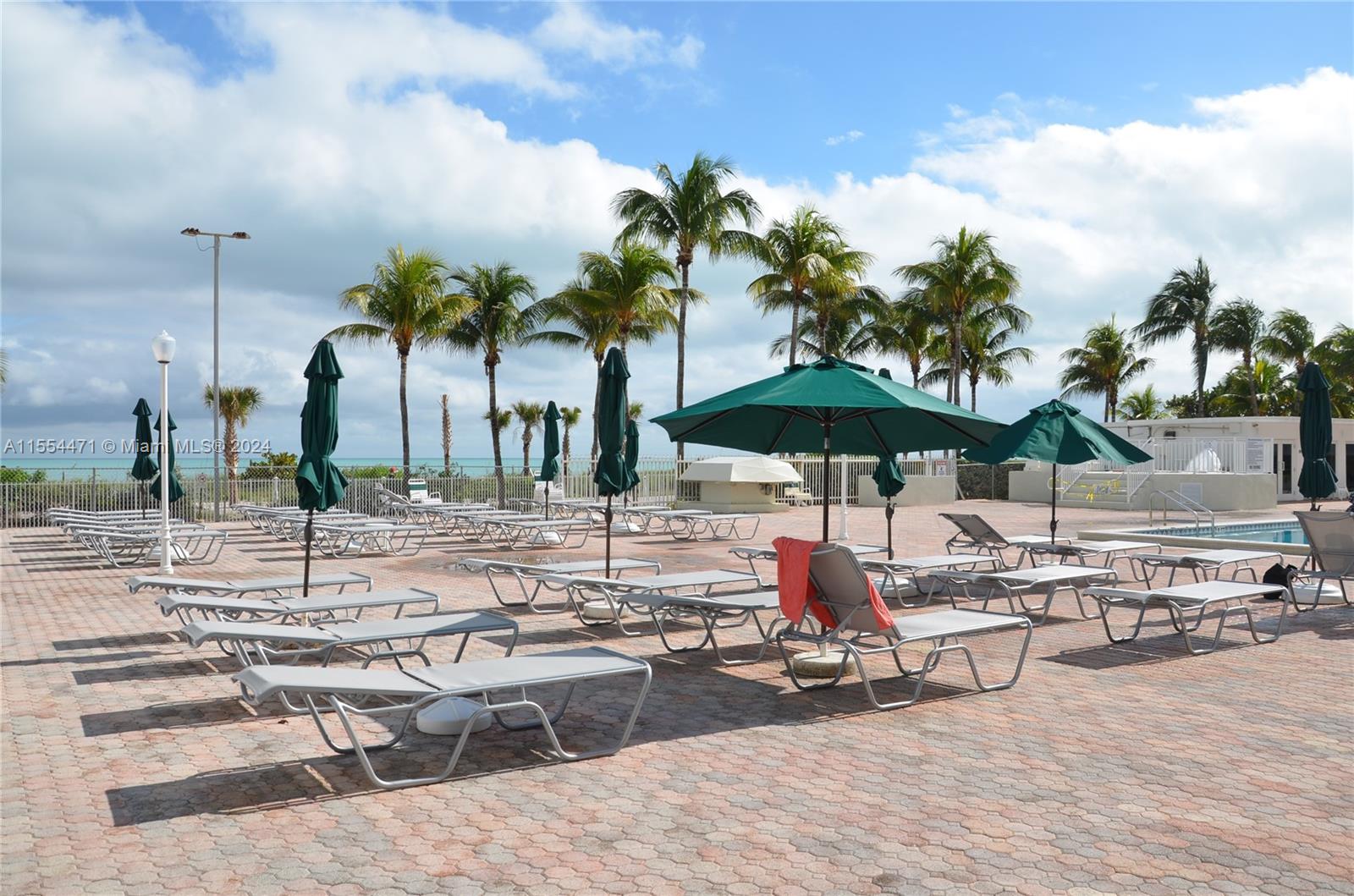 5005 Collins Ave 616, Miami Beach, Florida 33140, 1 Bedroom Bedrooms, ,1 BathroomBathrooms,Residential,For Sale,5005 Collins Ave 616,A11554471