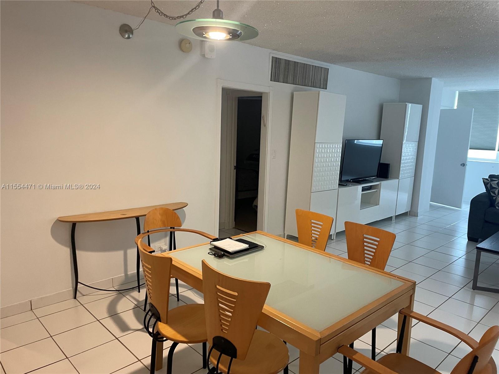5005 Collins Ave 616, Miami Beach, Florida 33140, 1 Bedroom Bedrooms, ,1 BathroomBathrooms,Residential,For Sale,5005 Collins Ave 616,A11554471