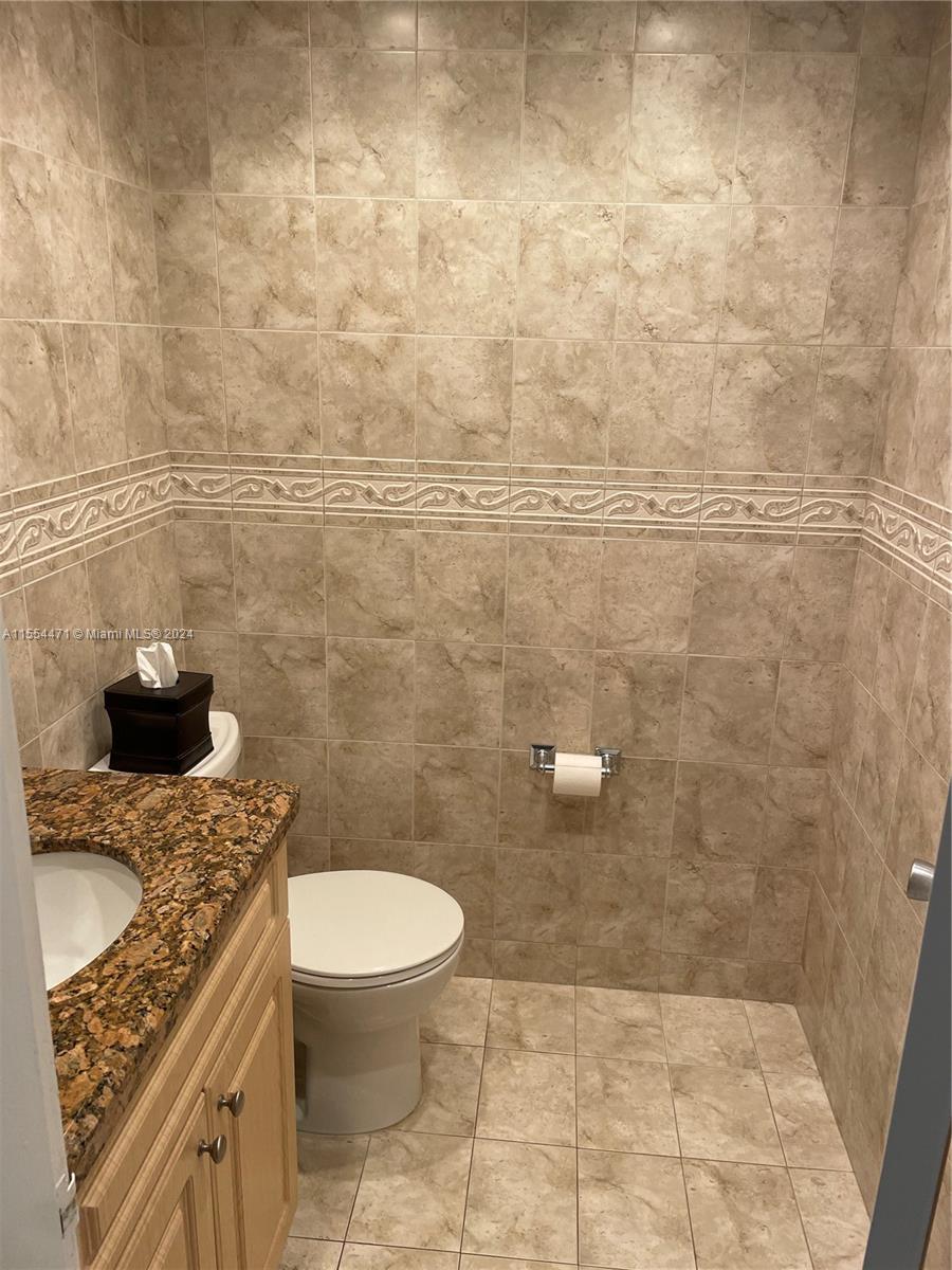 5005 Collins Ave 616, Miami Beach, Florida 33140, 1 Bedroom Bedrooms, ,1 BathroomBathrooms,Residential,For Sale,5005 Collins Ave 616,A11554471