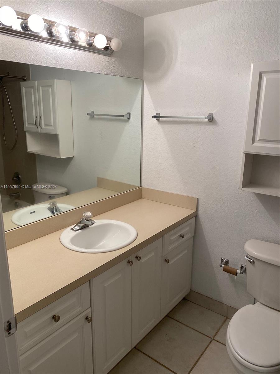 4950 WASHINGTON ST 12-4, Hollywood, Florida 33021, 2 Bedrooms Bedrooms, ,2 BathroomsBathrooms,Residential,For Sale,4950 WASHINGTON ST 12-4,A11557969
