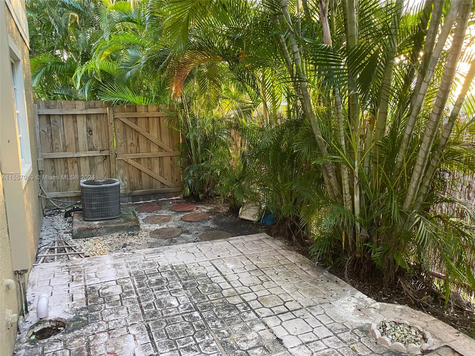 4950 WASHINGTON ST 12-4, Hollywood, Florida 33021, 2 Bedrooms Bedrooms, ,2 BathroomsBathrooms,Residential,For Sale,4950 WASHINGTON ST 12-4,A11557969