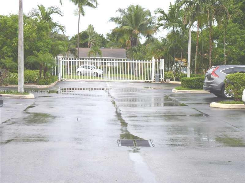 4950 WASHINGTON ST 12-4, Hollywood, Florida 33021, 2 Bedrooms Bedrooms, ,2 BathroomsBathrooms,Residential,For Sale,4950 WASHINGTON ST 12-4,A11557969