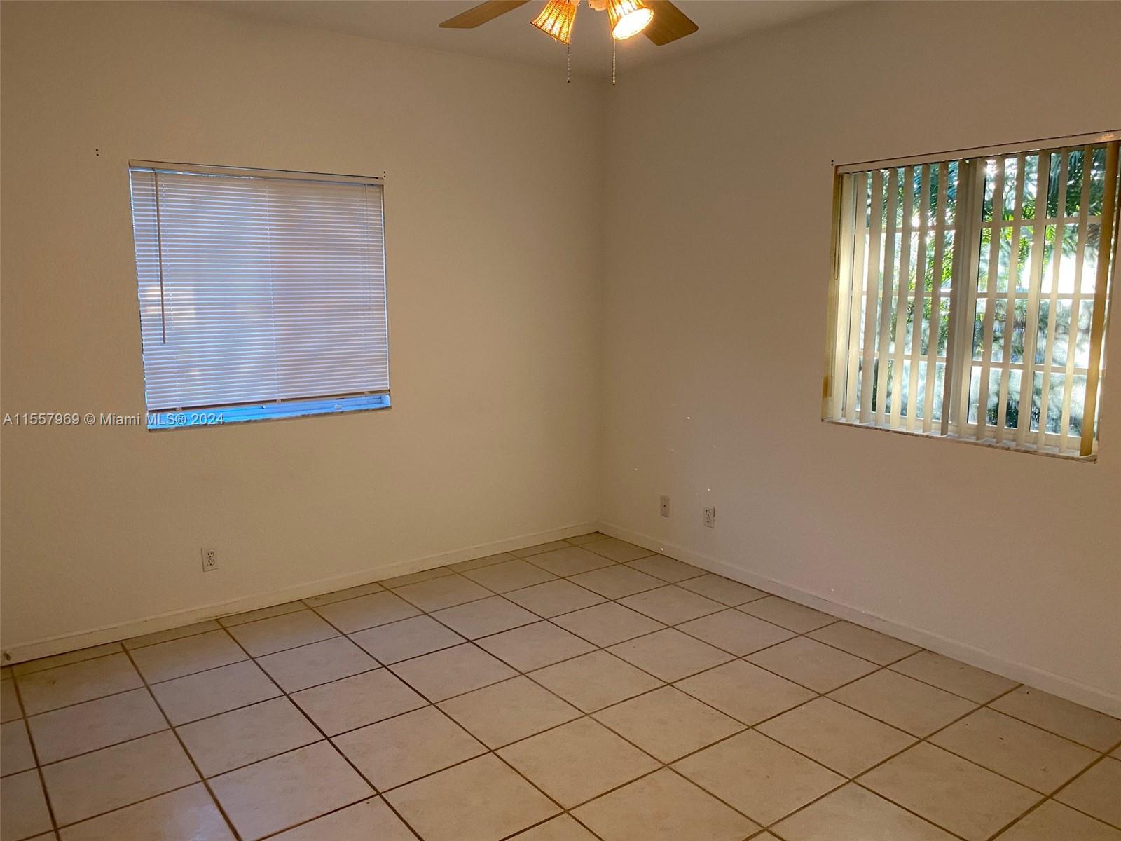 4950 WASHINGTON ST 12-4, Hollywood, Florida 33021, 2 Bedrooms Bedrooms, ,2 BathroomsBathrooms,Residential,For Sale,4950 WASHINGTON ST 12-4,A11557969