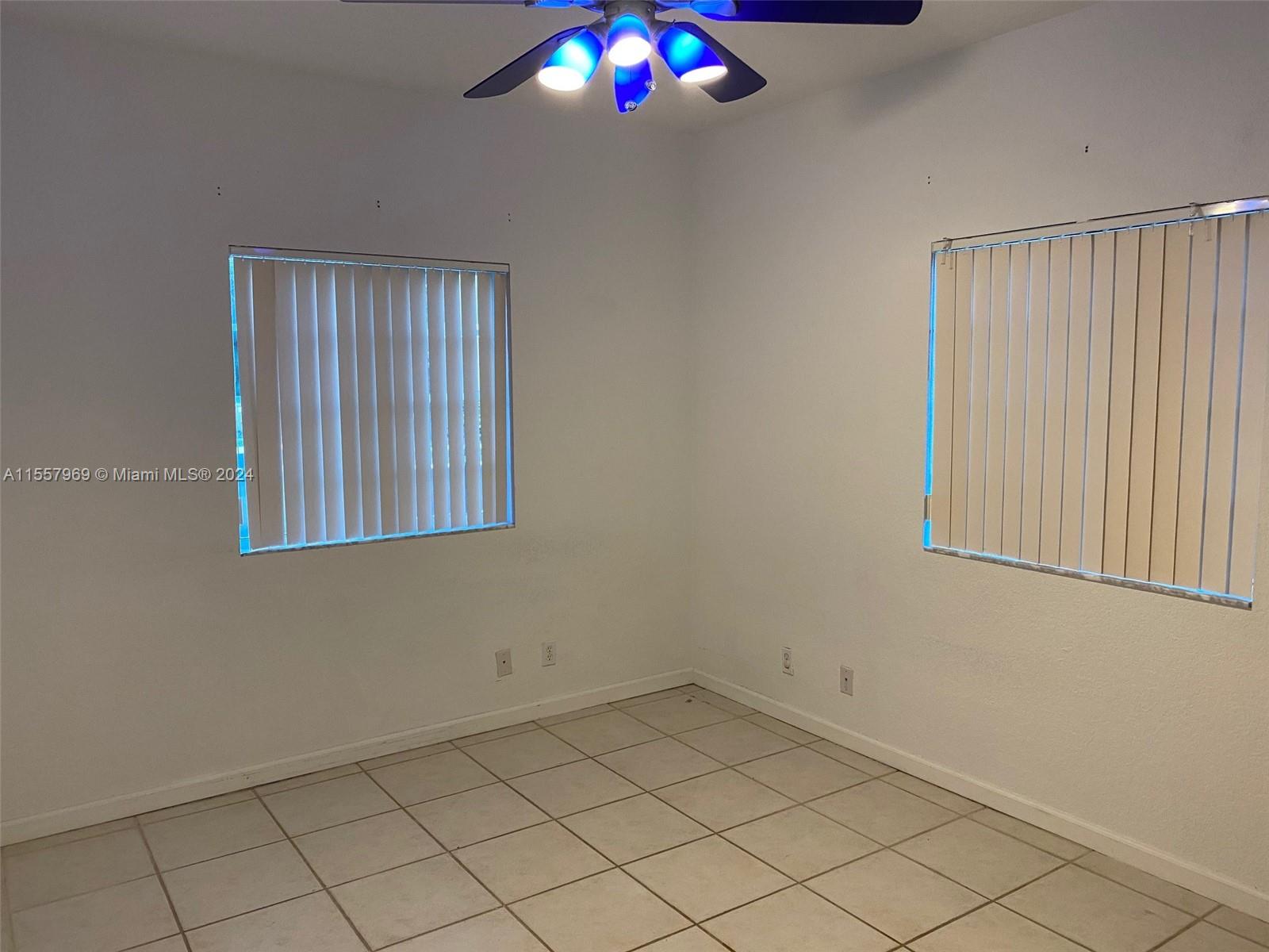 4950 WASHINGTON ST 12-4, Hollywood, Florida 33021, 2 Bedrooms Bedrooms, ,2 BathroomsBathrooms,Residential,For Sale,4950 WASHINGTON ST 12-4,A11557969