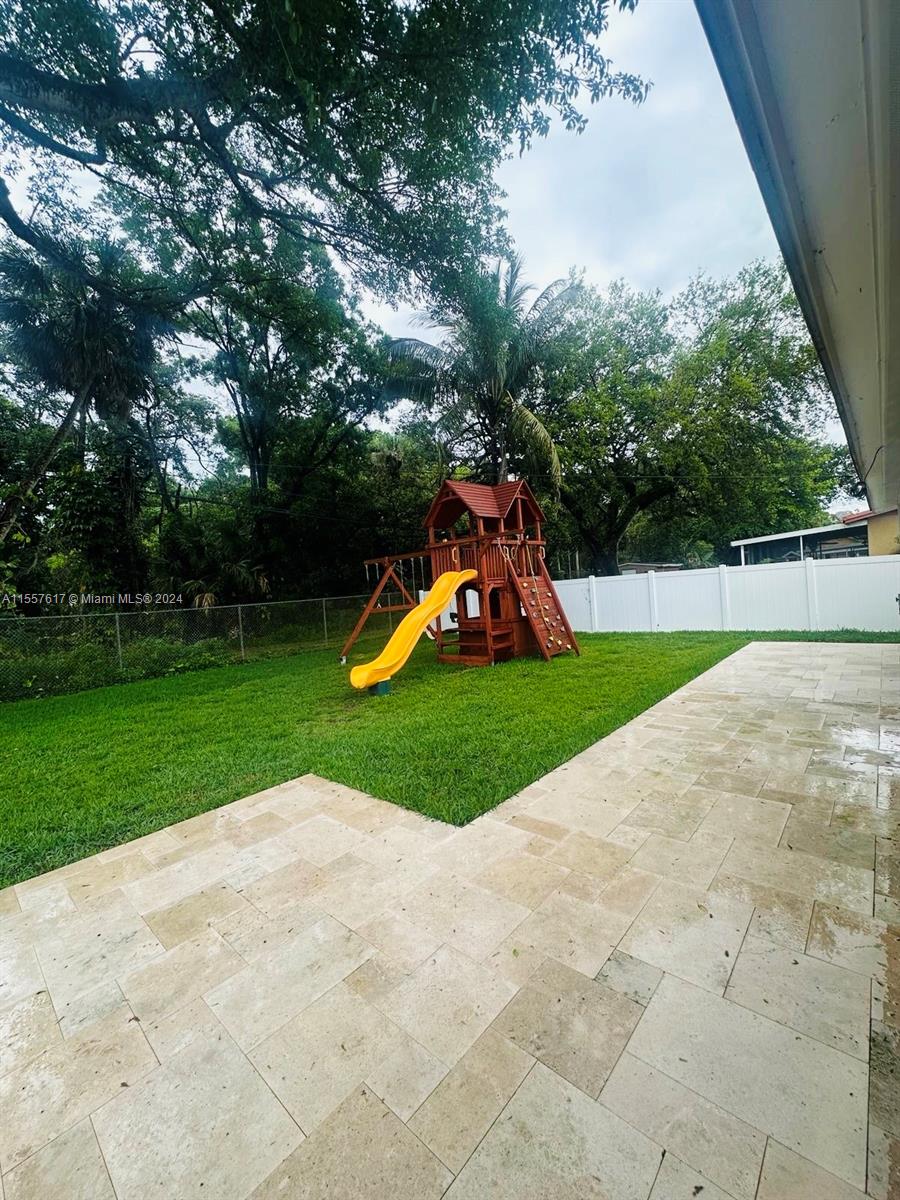 4979 SW 4th St 4979, Margate, Florida 33068, 3 Bedrooms Bedrooms, ,2 BathroomsBathrooms,Residentiallease,For Rent,4979 SW 4th St 4979,A11557617