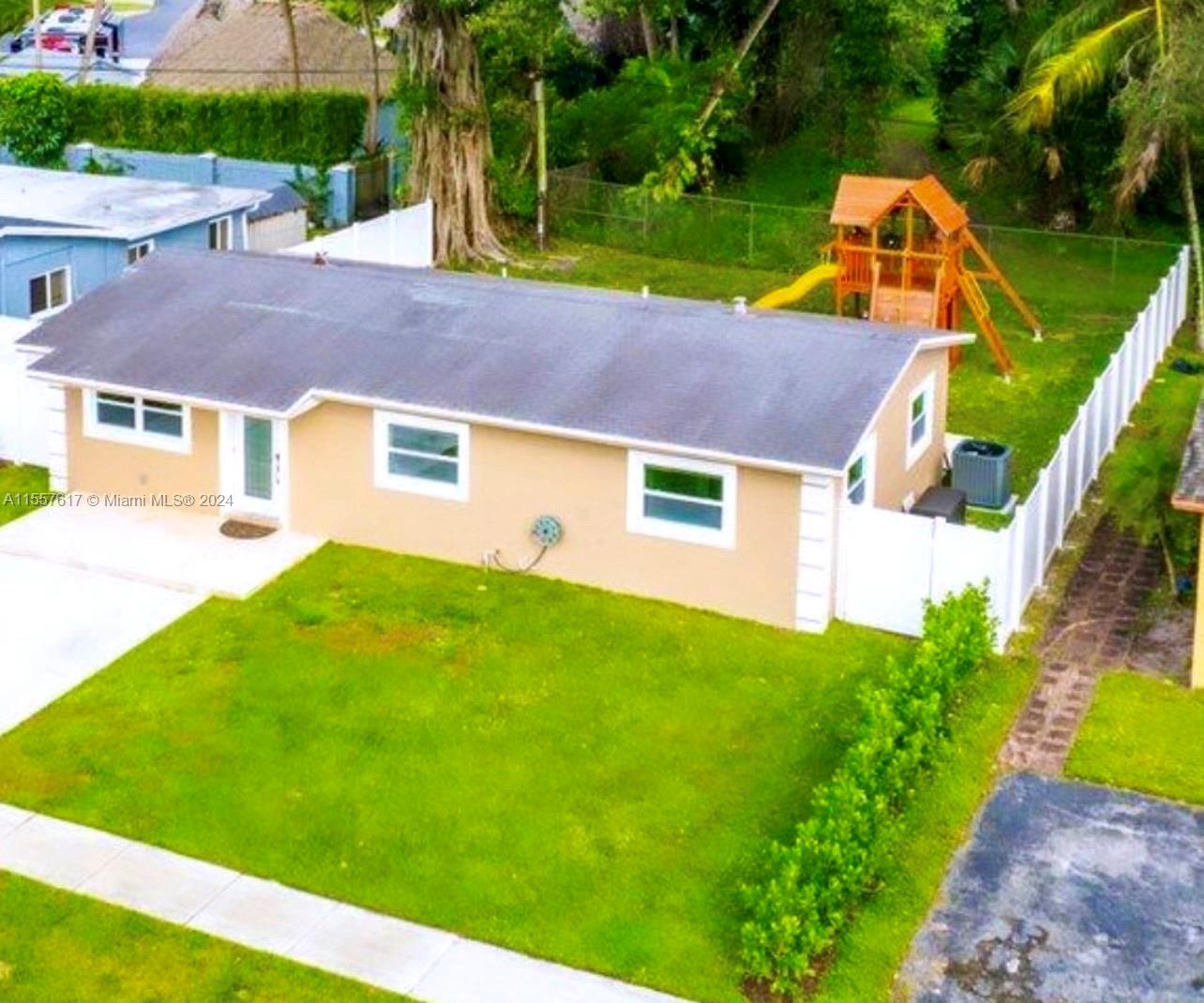 4979 SW 4th St 4979, Margate, Florida 33068, 3 Bedrooms Bedrooms, ,2 BathroomsBathrooms,Residentiallease,For Rent,4979 SW 4th St 4979,A11557617