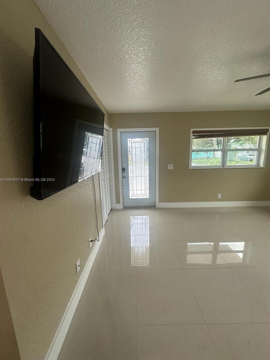 4979 SW 4th St 4979, Margate, Florida 33068, 3 Bedrooms Bedrooms, ,2 BathroomsBathrooms,Residentiallease,For Rent,4979 SW 4th St 4979,A11557617