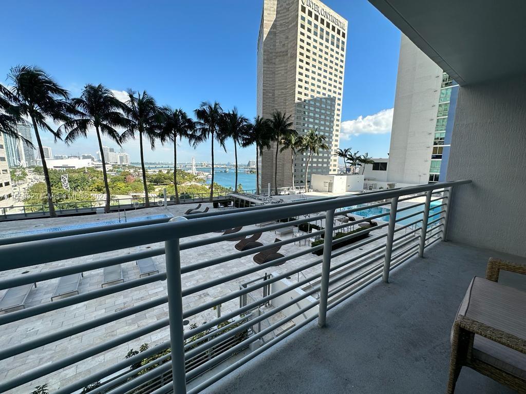 Spacious 1 Bedroom 1 bath unit in Brickell with views of the bay and the pool. Centrally located within walking distance to the metro-mover station. Stainless steel appliances, carpet, and washer and dryer inside the unit. One parking space assigned