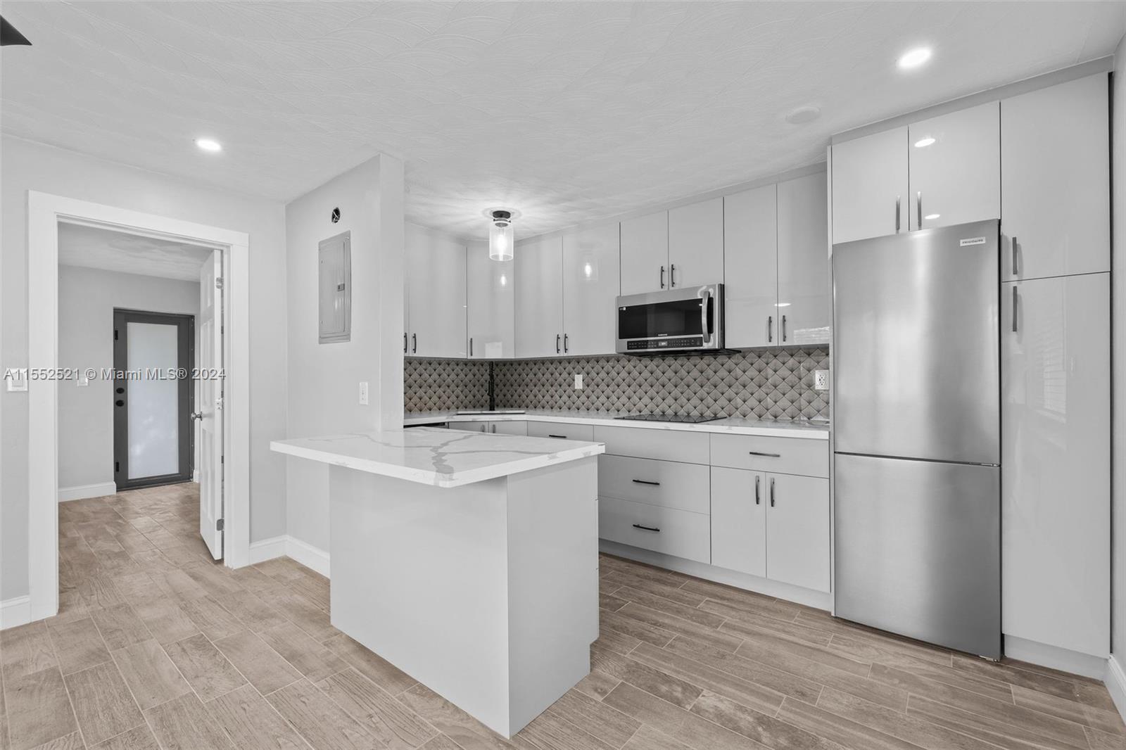 Fort Lauderdale, Florida 33301, 1 Bedroom Bedrooms, ,1 BathroomBathrooms,Residentiallease,For Rent,A11552521