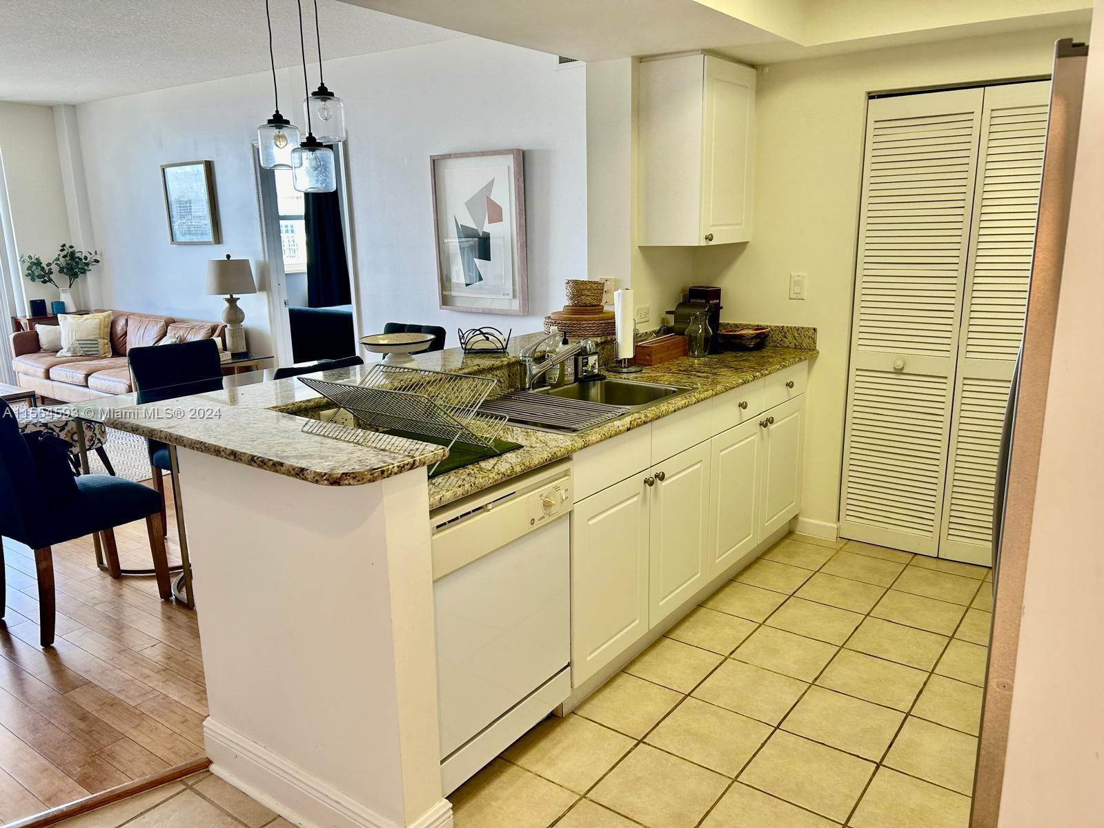 19501 W Country Club Dr 1405, Aventura, Florida 33180, 2 Bedrooms Bedrooms, ,2 BathroomsBathrooms,Residentiallease,For Rent,19501 W Country Club Dr 1405,A11554593