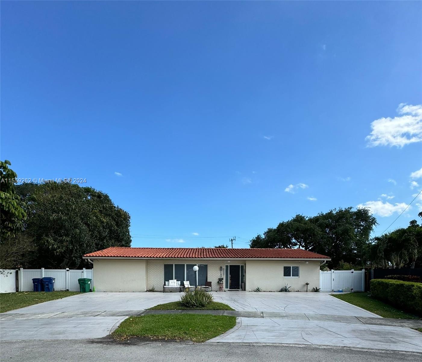20701 NE 19th Ct, Miami, Florida 33179, 5 Bedrooms Bedrooms, ,3 BathroomsBathrooms,Residentiallease,For Rent,20701 NE 19th Ct,A11559262