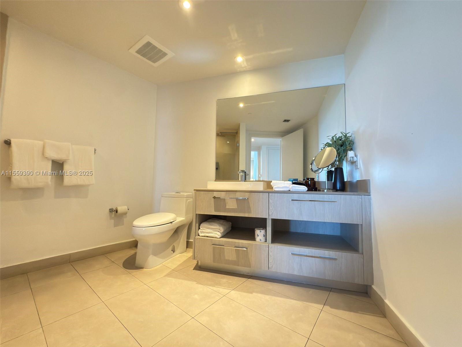 4111 S Ocean Dr 2912, Hollywood, Florida 33019, 1 Bedroom Bedrooms, ,1 BathroomBathrooms,Residential,For Sale,4111 S Ocean Dr 2912,A11559390