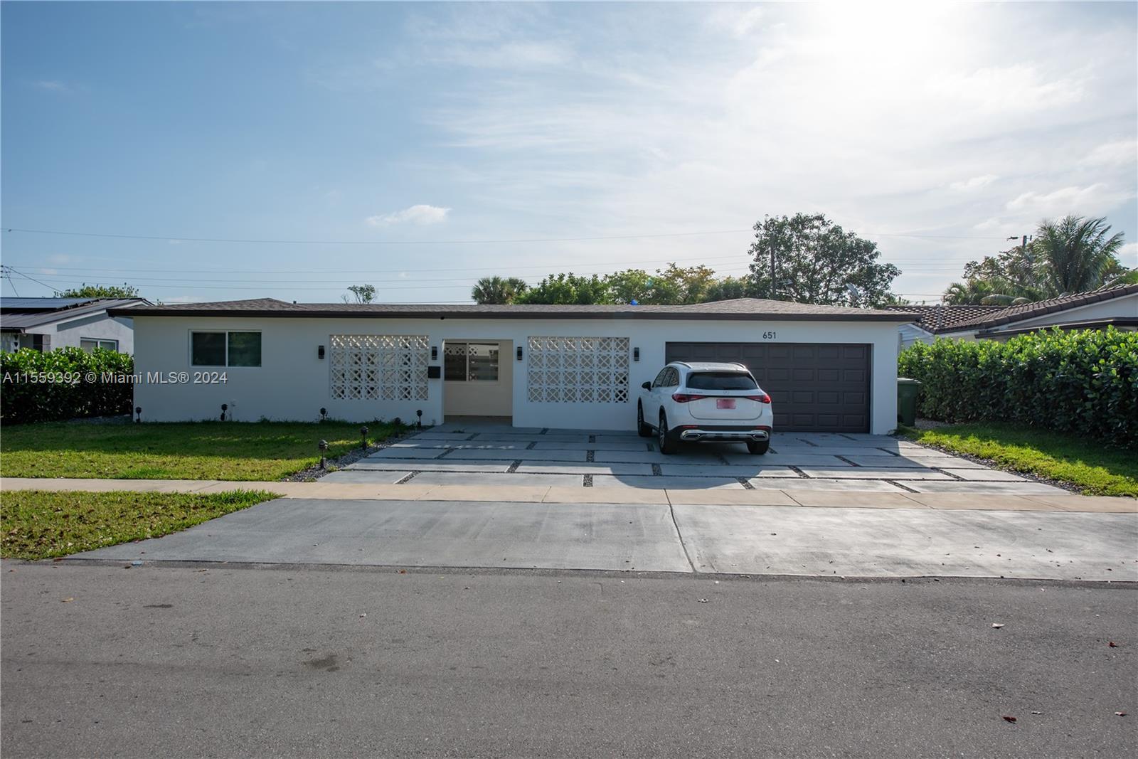651 SW 67th Ave  For Sale A11559392, FL
