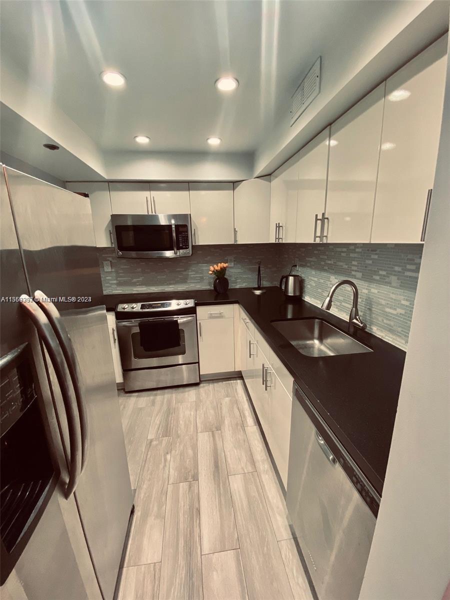 1200 West Ave 605, Miami Beach, Florida 33139, 1 Bedroom Bedrooms, ,1 BathroomBathrooms,Residentiallease,For Rent,1200 West Ave 605,A11559397