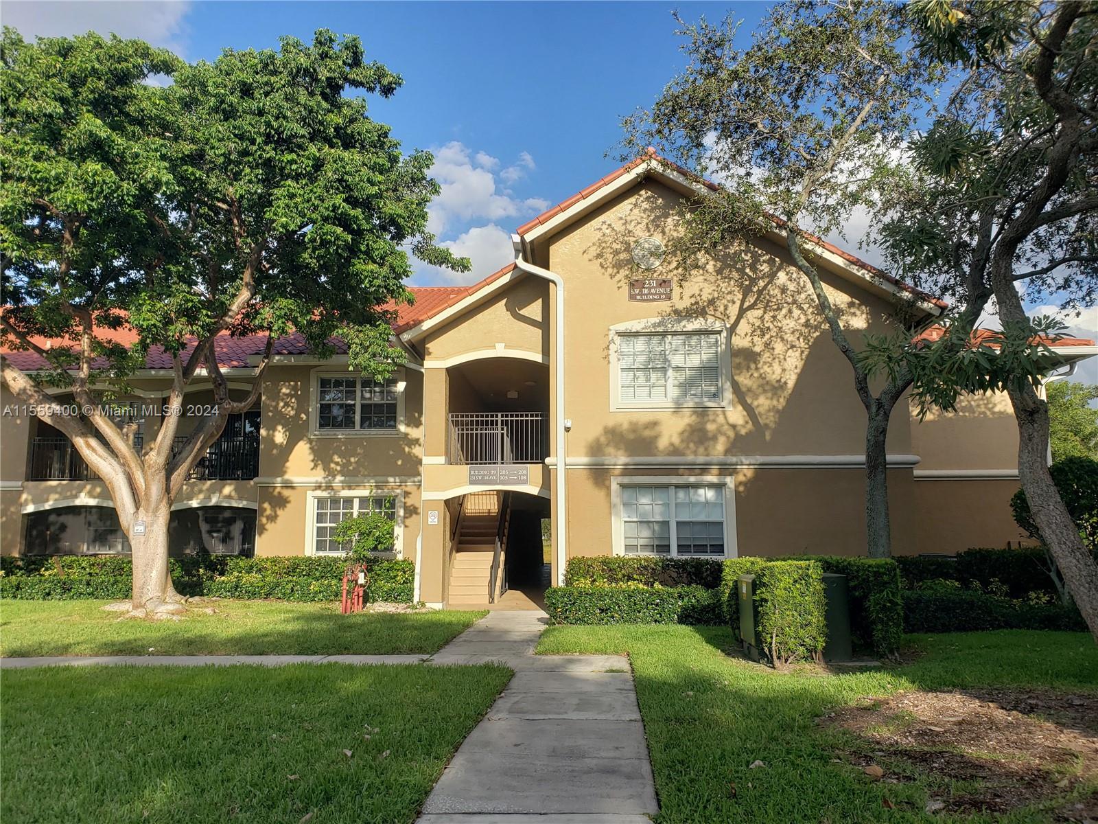 231 SW 116th Ave 19105, Pembroke Pines, Florida 33025, 2 Bedrooms Bedrooms, ,2 BathroomsBathrooms,Residentiallease,For Rent,231 SW 116th Ave 19105,A11559400