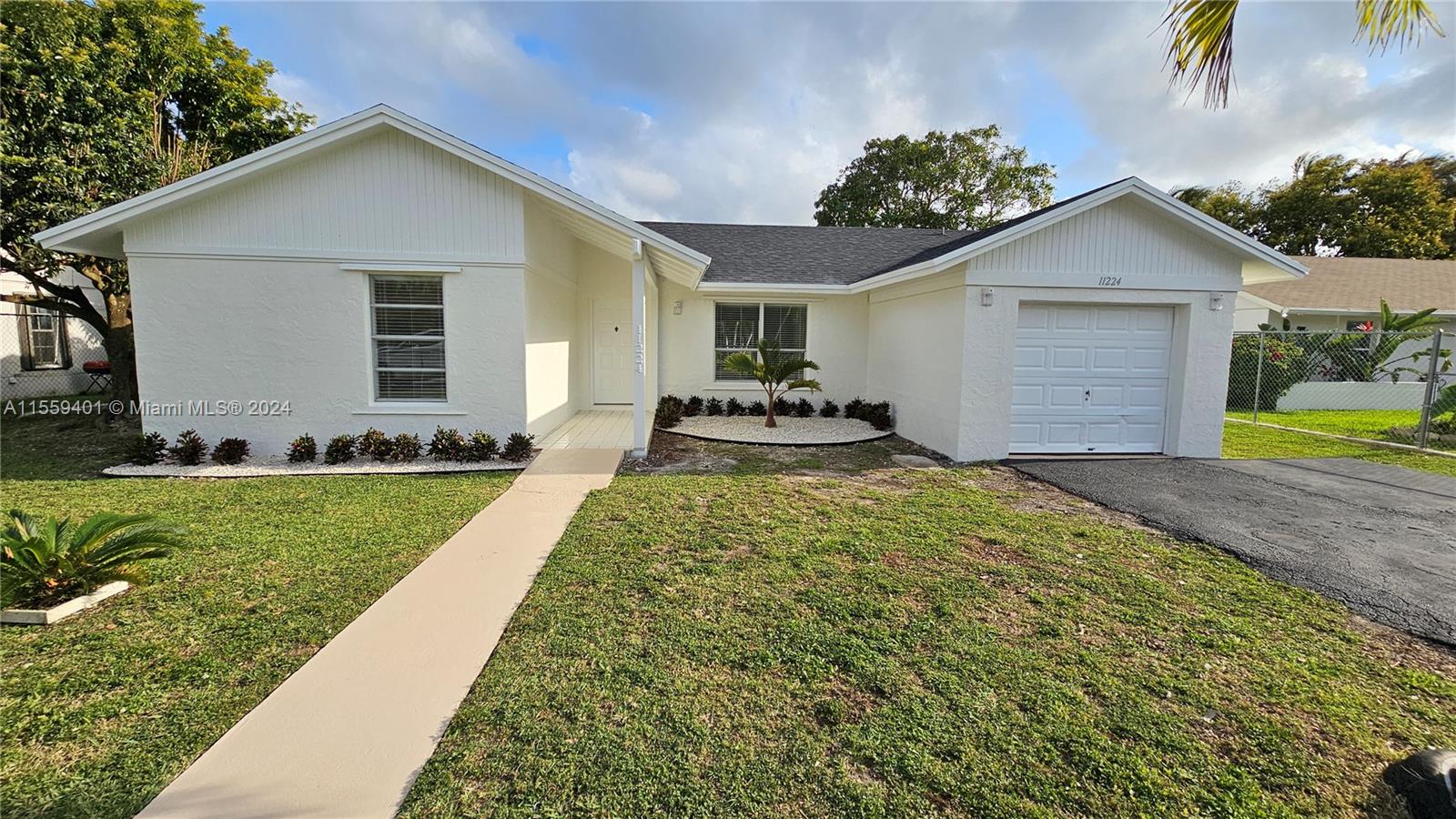 11224 SW 165th Ter  For Sale A11559401, FL