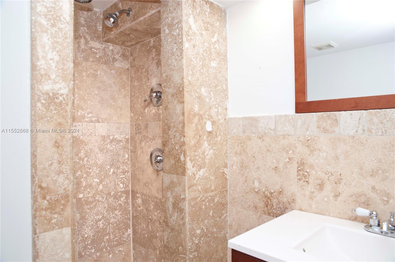 219 S 17th Ave 1, Hollywood, Florida 33020, 1 Bedroom Bedrooms, ,1 BathroomBathrooms,Residentiallease,For Rent,219 S 17th Ave 1,A11552868