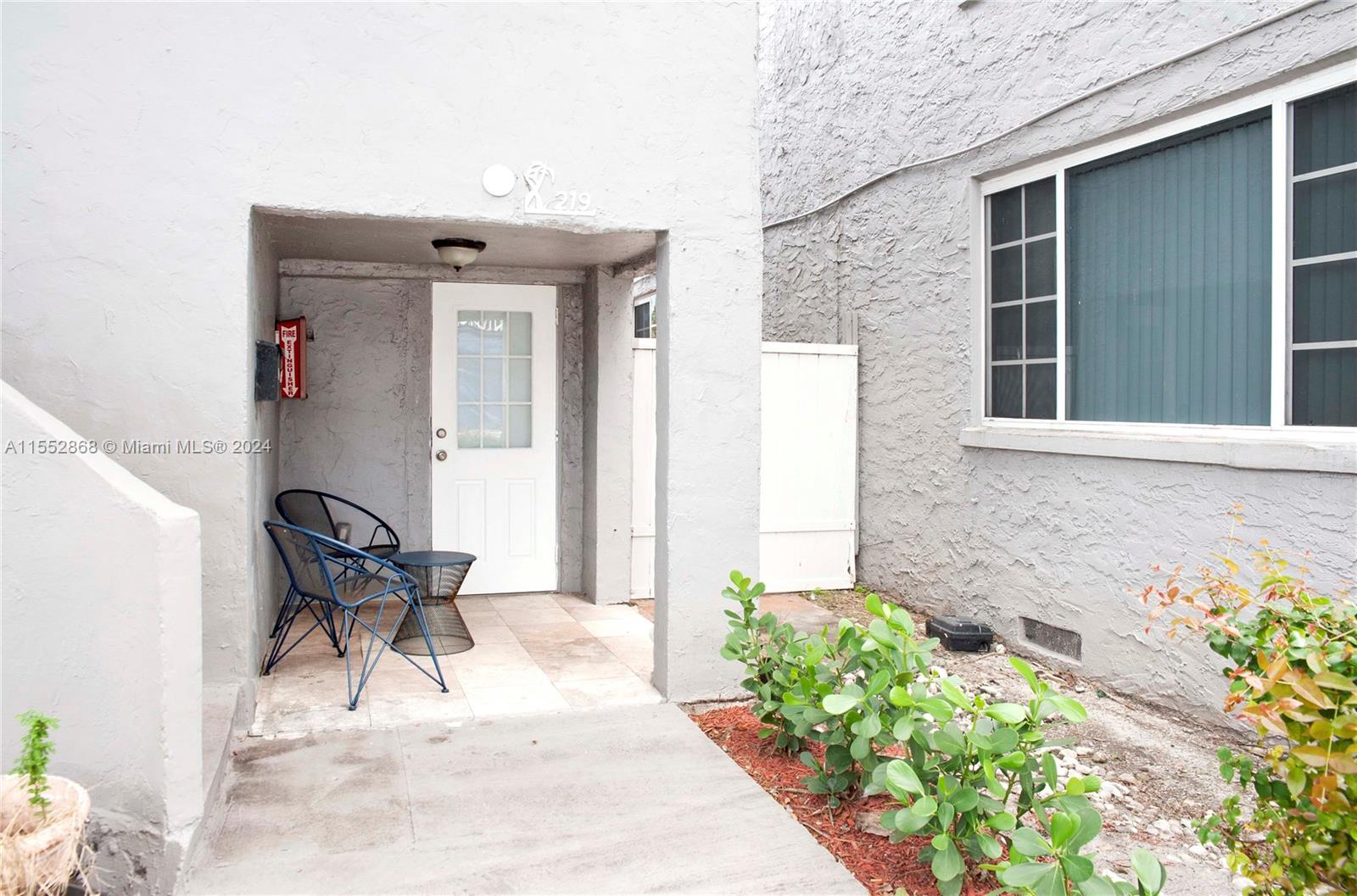 219 S 17th Ave 1, Hollywood, Florida 33020, 1 Bedroom Bedrooms, ,1 BathroomBathrooms,Residentiallease,For Rent,219 S 17th Ave 1,A11552868