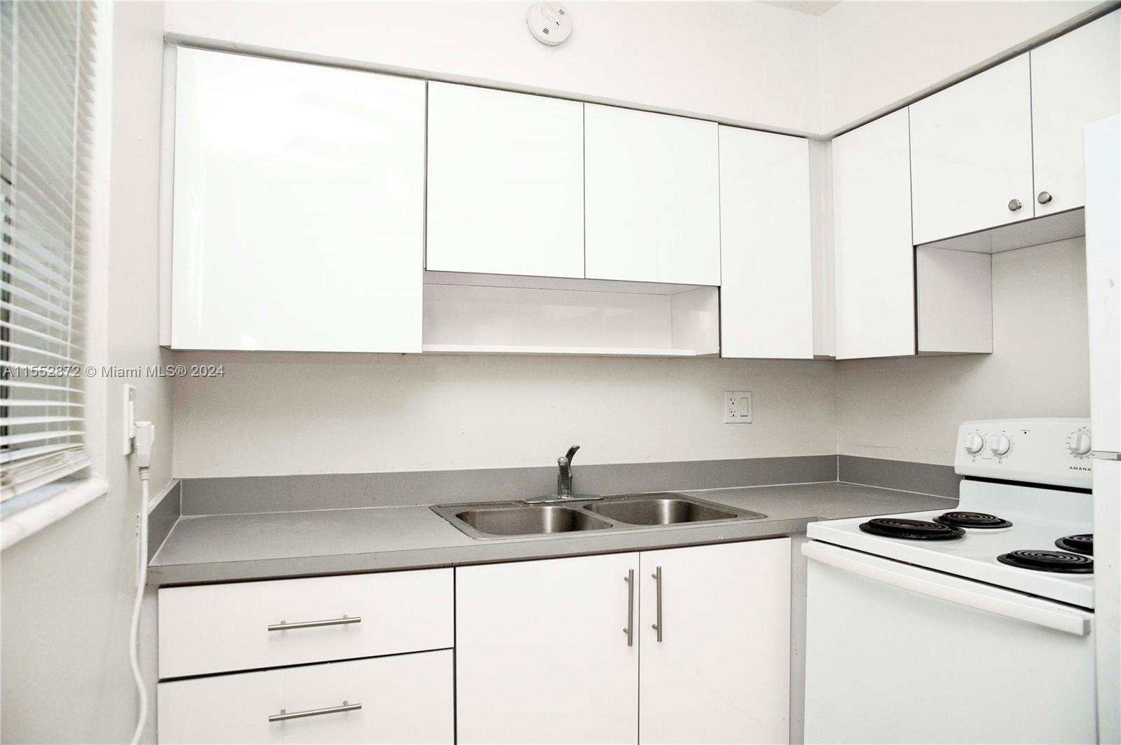 2206 Fillmore St 8, Hollywood, Florida 33020, 1 Bedroom Bedrooms, ,1 BathroomBathrooms,Residentiallease,For Rent,2206 Fillmore St 8,A11552872