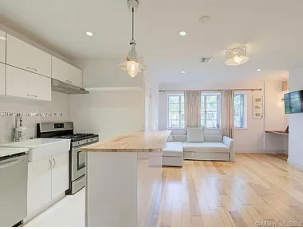 840 Michigan Ave 7, Miami Beach, Florida 33139, 1 Bedroom Bedrooms, ,1 BathroomBathrooms,Residentiallease,For Rent,840 Michigan Ave 7,A11559410