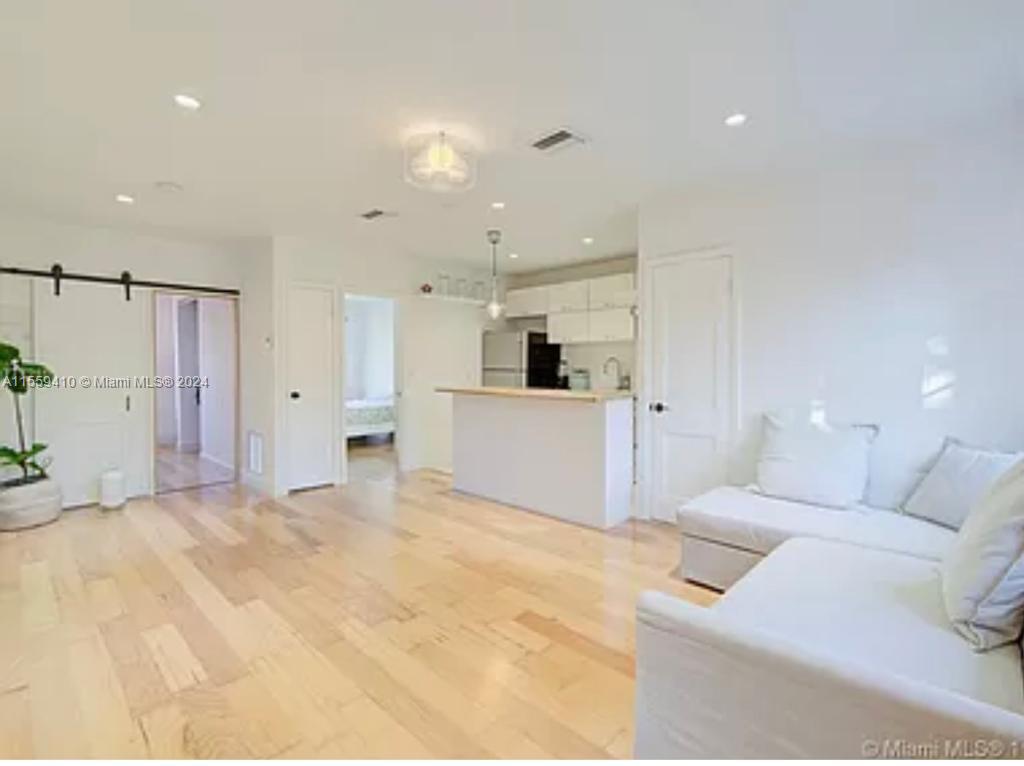 840 Michigan Ave 7, Miami Beach, Florida 33139, 1 Bedroom Bedrooms, ,1 BathroomBathrooms,Residentiallease,For Rent,840 Michigan Ave 7,A11559410