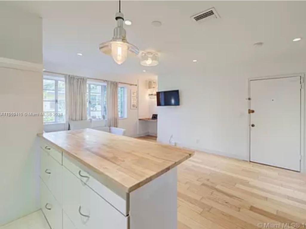 840 Michigan Ave 7, Miami Beach, Florida 33139, 1 Bedroom Bedrooms, ,1 BathroomBathrooms,Residentiallease,For Rent,840 Michigan Ave 7,A11559410