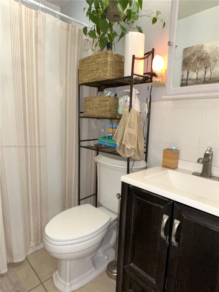 317 SW 14th St, Dania Beach, Florida 33004, 2 Bedrooms Bedrooms, ,1 BathroomBathrooms,Residential,For Sale,317 SW 14th St,A11559296