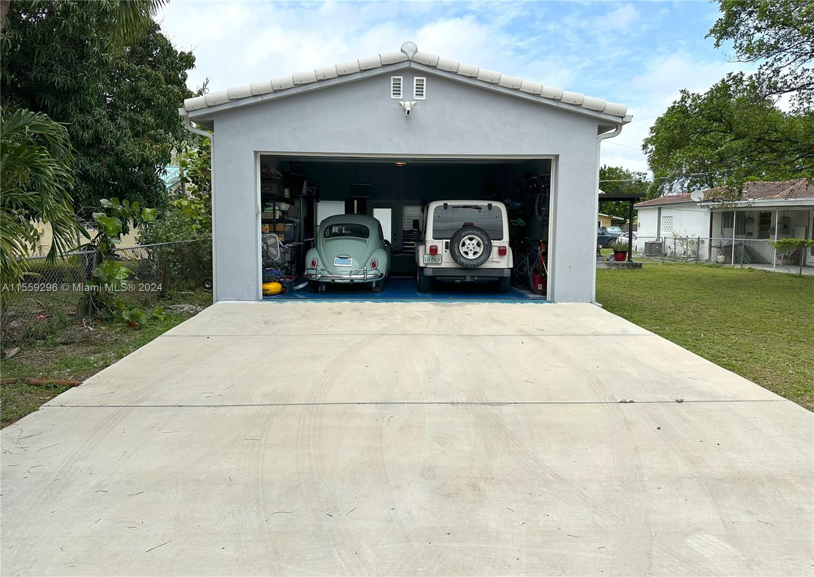 NEW 2022 2 CAR GARAGE