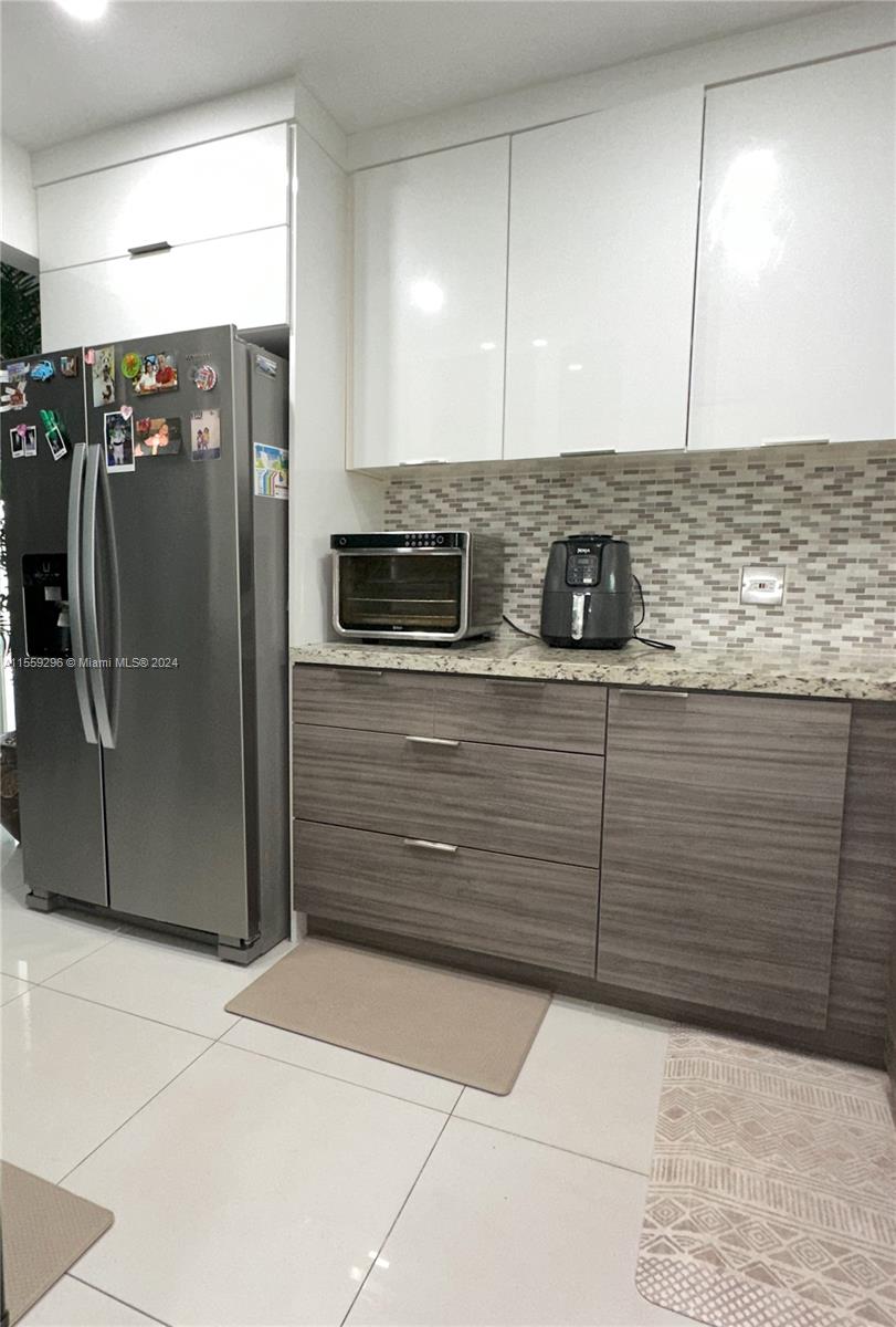 317 SW 14th St, Dania Beach, Florida 33004, 2 Bedrooms Bedrooms, ,1 BathroomBathrooms,Residential,For Sale,317 SW 14th St,A11559296