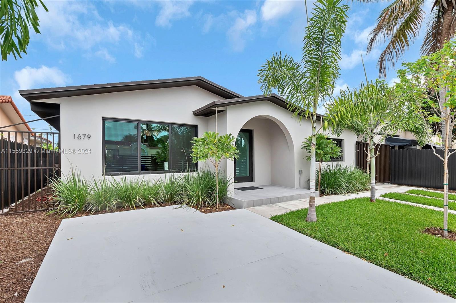 1679 SW 14th Ter, Miami, Florida 33145, 4 Bedrooms Bedrooms, ,3 BathroomsBathrooms,Residential,For Sale,1679 SW 14th Ter,A11559329