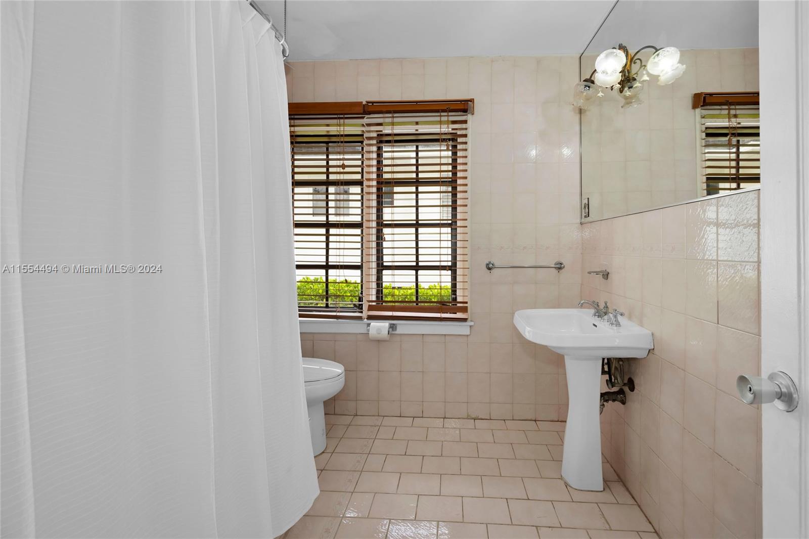 2618 Alhambra Cir, Coral Gables, Florida 33134, 4 Bedrooms Bedrooms, ,3 BathroomsBathrooms,Residential,For Sale,2618 Alhambra Cir,A11554494
