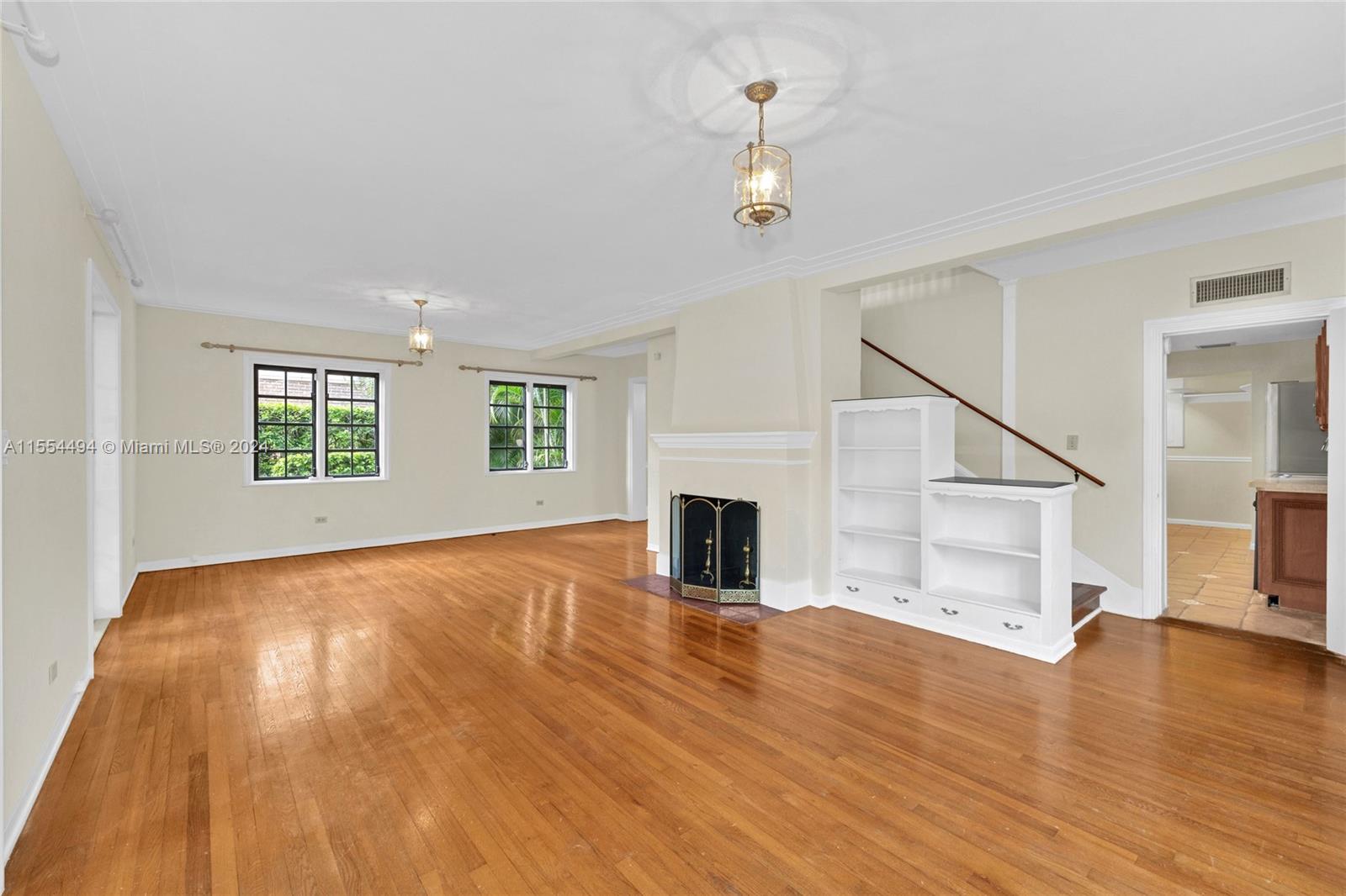 2618 Alhambra Cir, Coral Gables, Florida 33134, 4 Bedrooms Bedrooms, ,3 BathroomsBathrooms,Residential,For Sale,2618 Alhambra Cir,A11554494