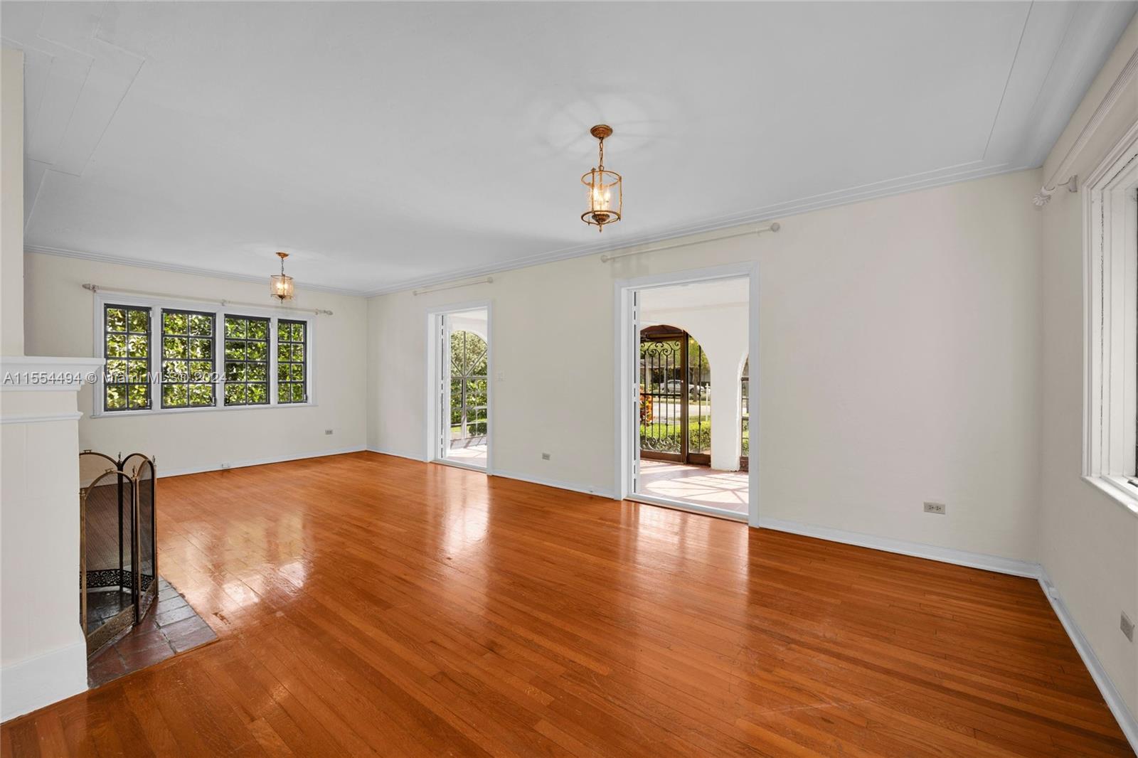 2618 Alhambra Cir, Coral Gables, Florida 33134, 4 Bedrooms Bedrooms, ,3 BathroomsBathrooms,Residential,For Sale,2618 Alhambra Cir,A11554494