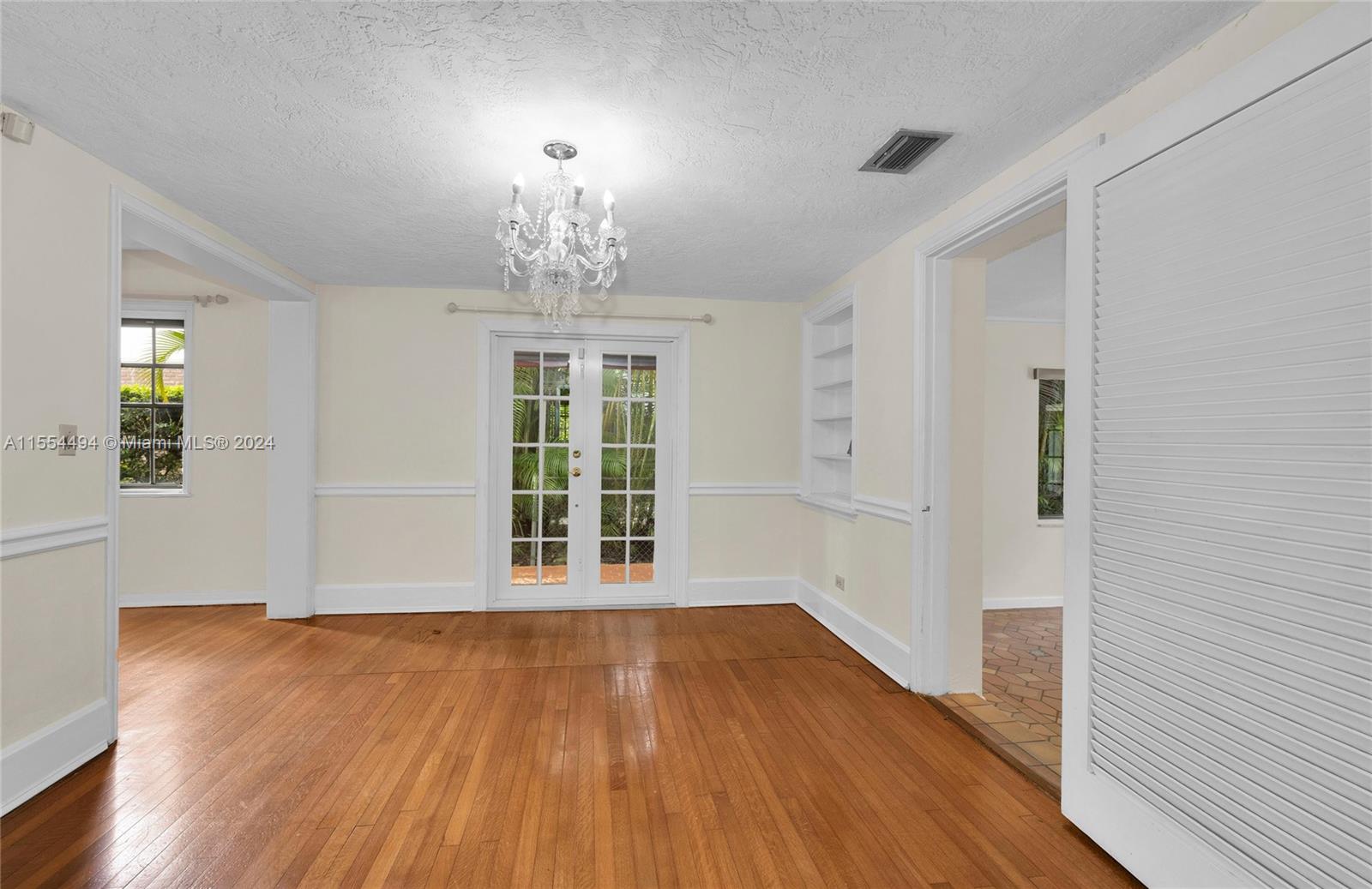 2618 Alhambra Cir, Coral Gables, Florida 33134, 4 Bedrooms Bedrooms, ,3 BathroomsBathrooms,Residential,For Sale,2618 Alhambra Cir,A11554494