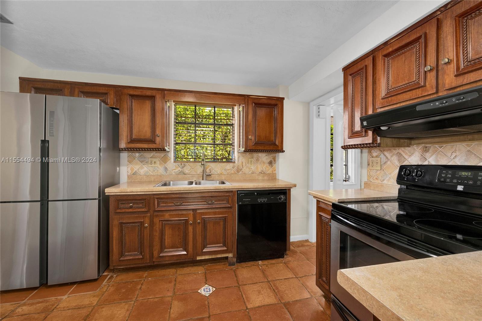 2618 Alhambra Cir, Coral Gables, Florida 33134, 4 Bedrooms Bedrooms, ,3 BathroomsBathrooms,Residential,For Sale,2618 Alhambra Cir,A11554494