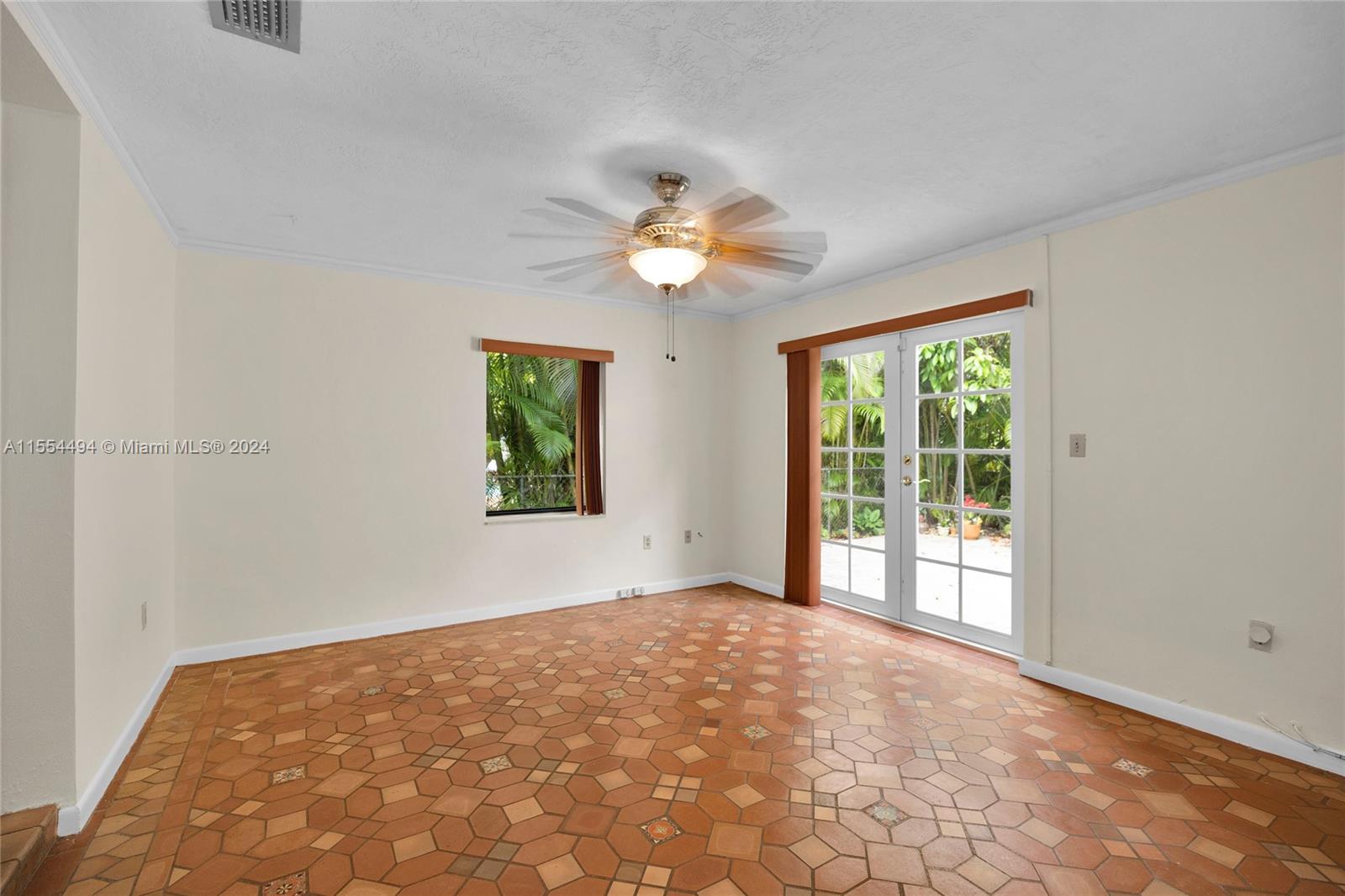 2618 Alhambra Cir, Coral Gables, Florida 33134, 4 Bedrooms Bedrooms, ,3 BathroomsBathrooms,Residential,For Sale,2618 Alhambra Cir,A11554494