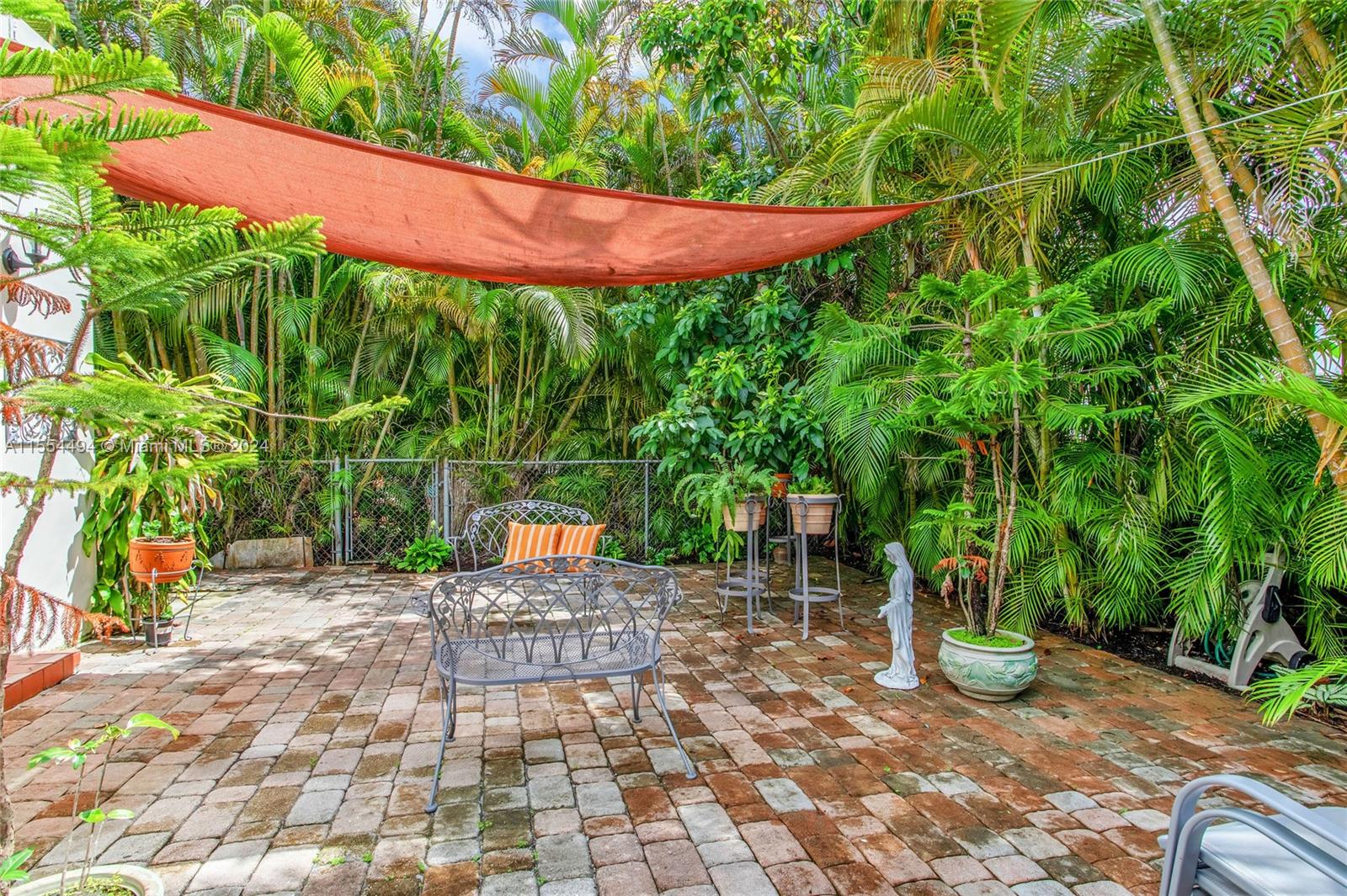 2618 Alhambra Cir, Coral Gables, Florida 33134, 4 Bedrooms Bedrooms, ,3 BathroomsBathrooms,Residential,For Sale,2618 Alhambra Cir,A11554494