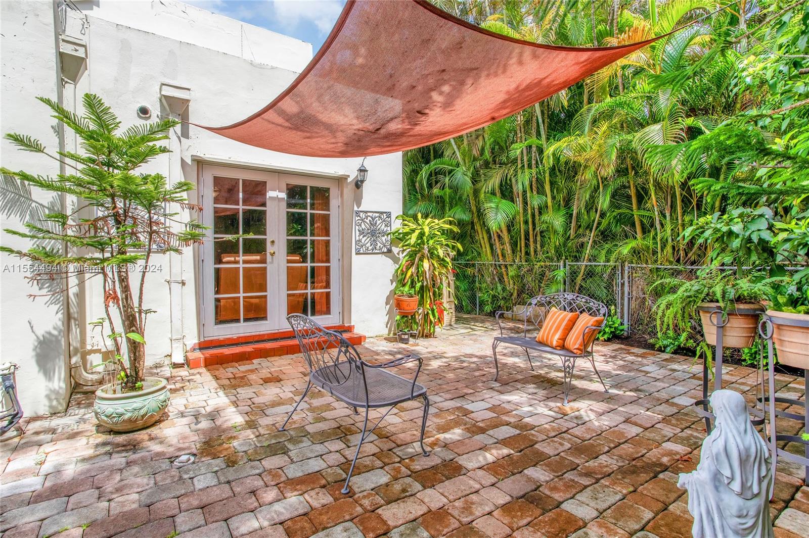 2618 Alhambra Cir, Coral Gables, Florida 33134, 4 Bedrooms Bedrooms, ,3 BathroomsBathrooms,Residential,For Sale,2618 Alhambra Cir,A11554494