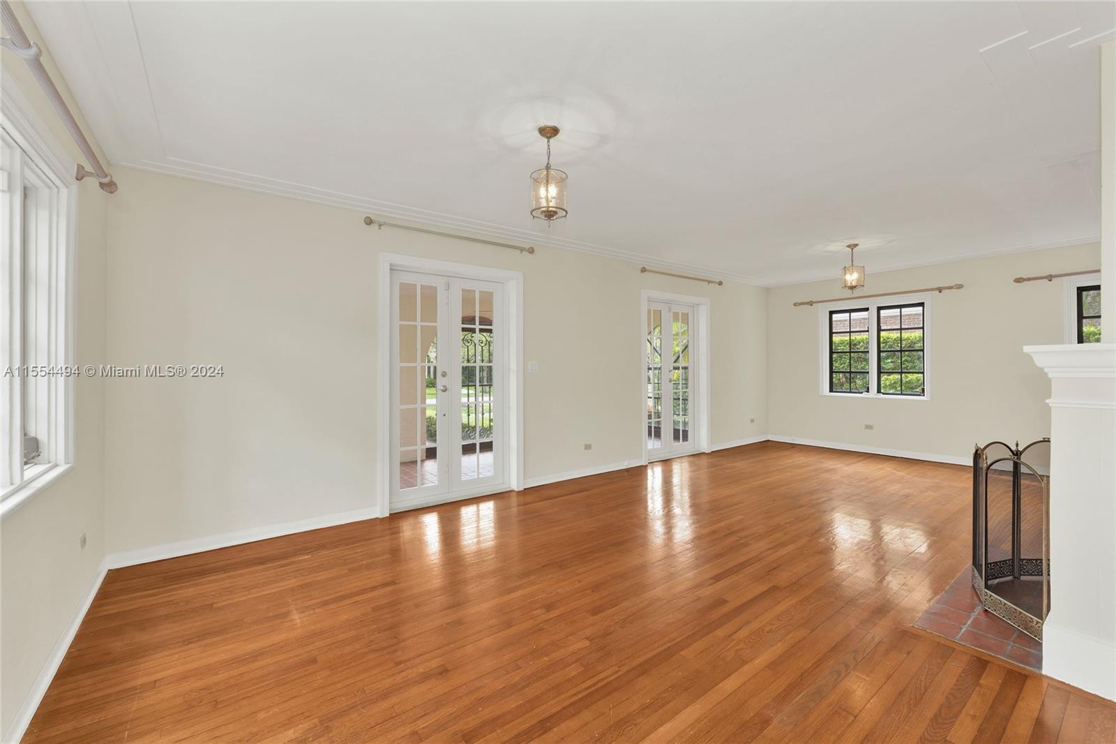 2618 Alhambra Cir, Coral Gables, Florida 33134, 4 Bedrooms Bedrooms, ,3 BathroomsBathrooms,Residential,For Sale,2618 Alhambra Cir,A11554494