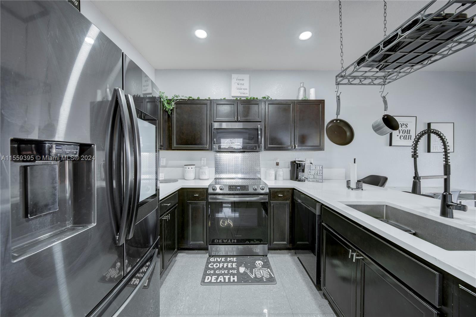 3144 SE 3rd Dr, Homestead, Florida 33033, 4 Bedrooms Bedrooms, ,2 BathroomsBathrooms,Residential,For Sale,3144 SE 3rd Dr,A11559395